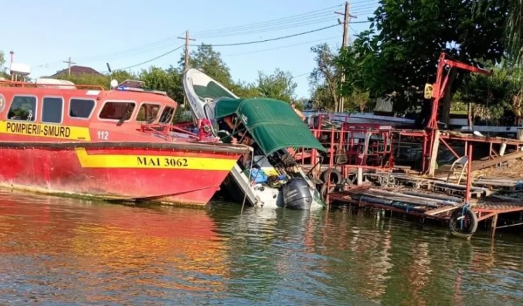 Incidente maritime în Delta Dunării: o persoană s-a prăbușit în apă în timpul operațiunilor de acostare 1 alt accident naval in delta dunarii o persoana cazuta in apa in timpul manevrelor de acostare 688e6f0790cba
