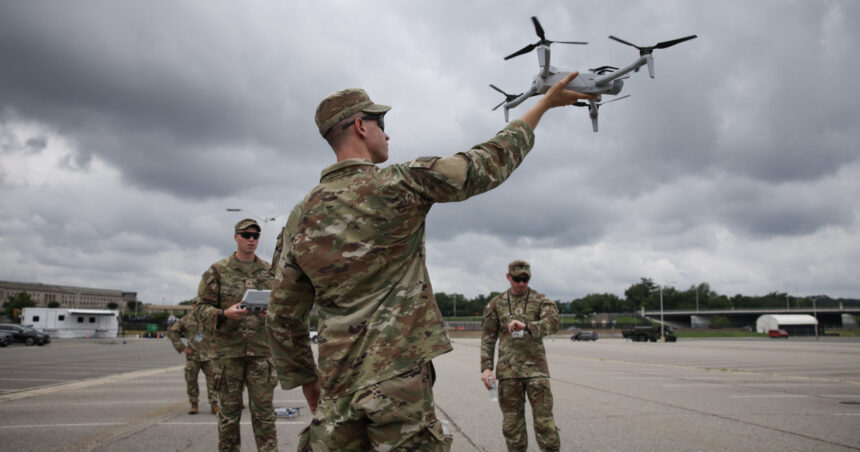 „În căutarea avansului: Un program intensiv de instruire cu drone pentru Armata SUA, destinat să închidă diferențele față de alte națiuni” 1 am ramas in urma curs intensiv de folosire a dronelor pentru armata sua menit sa reduca decalajul fata de alte puteri 68abf3bda0c13