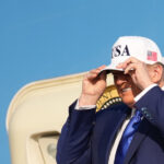 O privire aprofundată asupra stilului de conducere al lui Trump: președintele care își exprimă opiniile despre toate. „El este liderul strategiei de promovare” 3 analiza cum conduce trump america presedintele care si da cu parerea despre orice el este seful departamentului de marketing 6899c184e3fc4