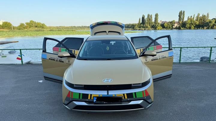 Andrei Cornea pune pe piață automobilul primit de la Țiriac! Iată cât costă acest cadou extravagant după doar 29.000 km parcurși! 1 andrei cornea a scos la vanzare masina primita de la tiriac pretul cerut pe cadoul de lux dupa doar 29 000 km 689eea09918c0