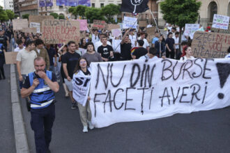 anosr sistemul de burse a fost constant subfinantat iar acum va scadea la jumatate 44 000 de studenti afectati 689d8c9be996b