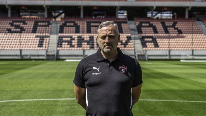 Antrenorul lui Spartak Trnava cedează după înfrângerea de 0-3 în fața Craiovei: "E inacceptabil! Ne concentrăm pe campionat!" 1 antrenorul lui spartak trnava arunca prosopul dupa 0 3 cu craiova nu e posibil ne gandim la campionat 68958c7a6b211