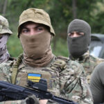 Peste 30.000 de soldați care au părăsit frontul s-au întors în rândurile armatei ucrainene, grație unei noi legi de amnistie 2 aproape 30 000 de dezertori au revenit in armata ucrainei dupa promulgarea unei legi de amnistiere 689237c2db18f