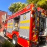 Flăcări în baraca abandonată de lângă Judecătoria Constanța: intervenția pompierilor pentru stingerea incendiului 2 arde o baraca dezafectata vizavi de judecatoria constanta pompierii actioneaza pentru lichidarea focului 689c9bedc3ff0