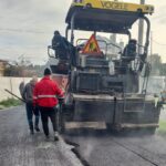 Asfaltul dispărut: angajații Drumuri Județene Constanța au umplut curțile private din Plopeni! 3 asfalt furat si turnat in curti private de angajatii drumuri judetene constanta la plopeni 68af482857a4e