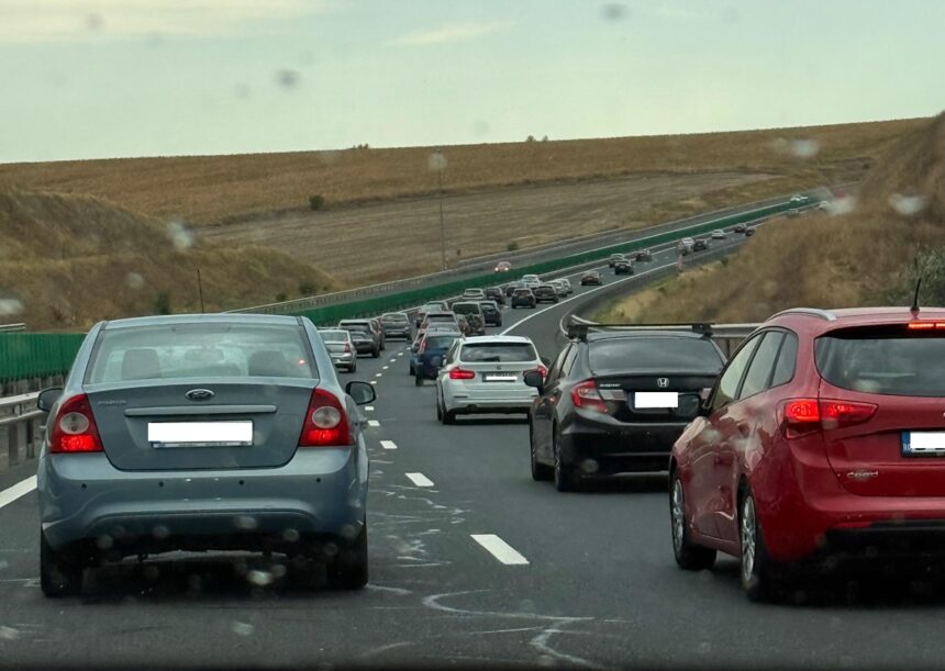 Îndrumări pentru șoferi: Evitați aglomerația de pe A2! Descoperiți rutele alternative sugerate. 1 atentie soferi aglomeratie mare pe a2 ce rute ocolitoare sunt recomandate 68b46f70bc61f
