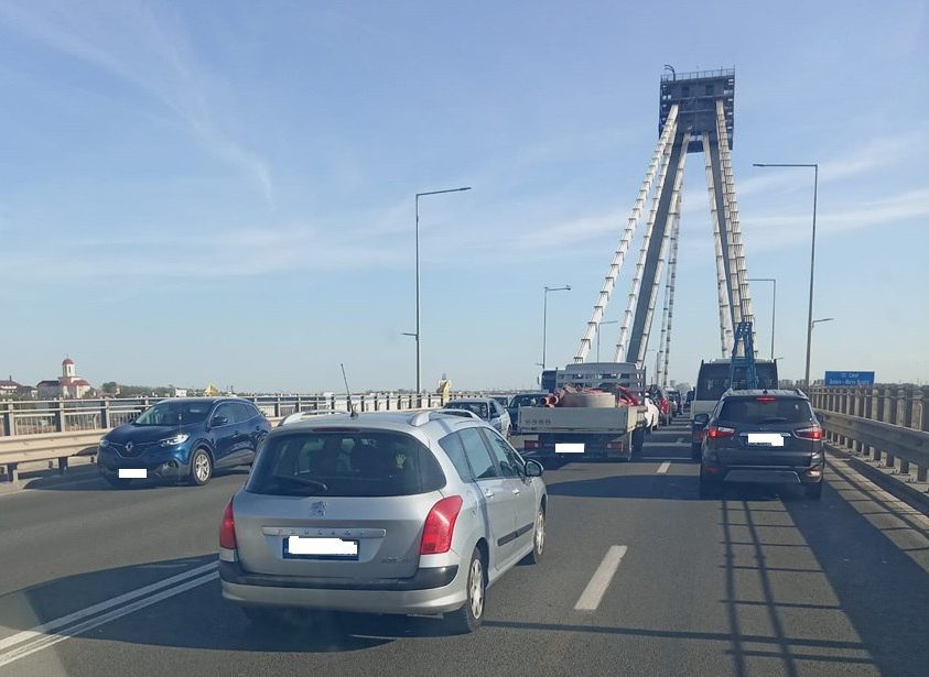 Alertă pentru șoferi! Traficul din Agigea este din nou perturbat din cauza transporturilor de mari dimensiuni. 1 atentie soferi traficul din agigea din nou afectat din cauza unor transporturi agabaritice 6896127fef426