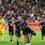 „Cu privirea în jos, au îndurat! Evenimentele surprinzătoare de după derby-ul dintre Dinamo și FCSB” 3 au stat cu capul plecat si au inghitit ce s a intamplat imediat dupa finalul derby ului dinamo fcsb 688ef4caf055a
