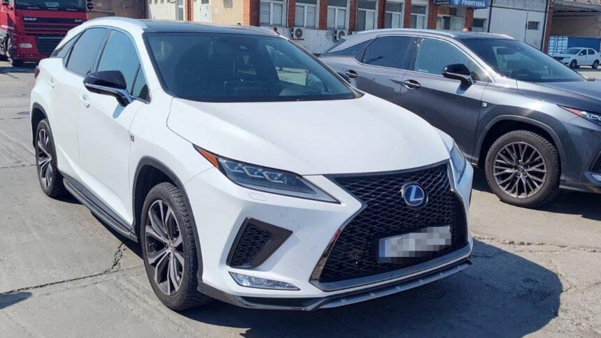 Mașini de lux în vizorul autorităților europene, descoperite în Portul Constanța 1 autoturisme de lux cautate de autoritatile europene descoperite in portul constanta 68a050ca6930f