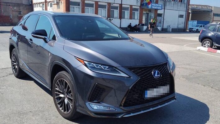 Mașini de lux în valoare de 165.000 de euro, vizate de autoritățile europene, găsite în Portul Constanța 1 autoturisme in valoare de 165 000 de euro cautate de autoritati europene descoperite in portul constanta 68a0664d84659