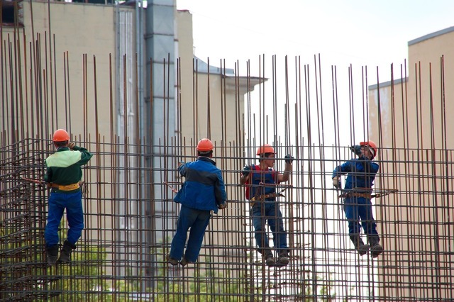 Constructorii trag un semnal de alarmă: Recesiunea se apropie, soluții în discuție! 1 avertisment al constructorilor recesiunea poate deveni o certitudine idei pe masa 68ac18630d695