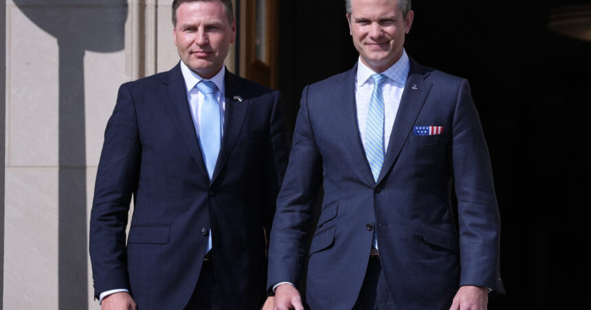 Balticii rămân fără asigurări din partea SUA privind stabilitatea prezenței trupelor americane pe estul Europei. 1 balticii nu au nicio garantie din partea sua cu privire la mentinerea nivelului trupelor americane pe flancul estic in europa 688c3e4e685a3