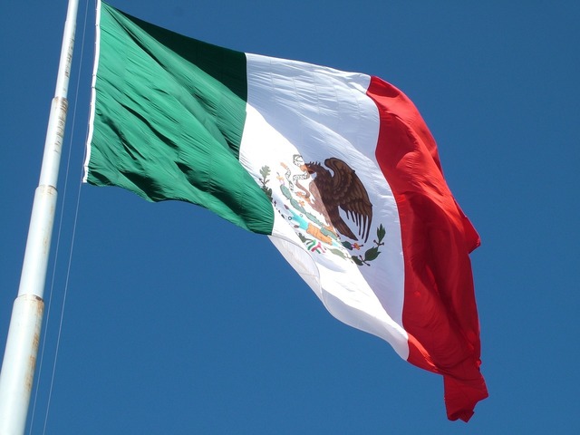 Scenă de haos în Senatul mexican! 1 bataie in senatul mexican video 68b02937400de