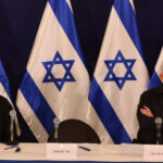 Benny Gantz îndeamnă la colaborare cu Benjamin Netanyahu pentru crearea unui guvern care să asigure eliberarea ostaticilor și să îndepărteze extremiștii de la conducere. 2 benny gantz face apel la benjamin netanyahu sa formeze un guvern pentru eliberarea ostaticilor si excluderea extremistilor de la putere 68ab012b212a2