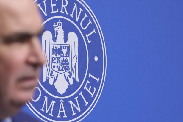 bolojan a cerut de la institutiile din subordinea guvernului situatia cheltuielilor cu sediile si salariile angajatilor 689e3ba7636c8