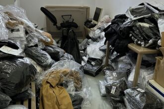 bunuri in valoare de peste 1 milion de euro susceptibile a fi contrafacute descoperite de politistii de frontiera din cadrul garzii de coasta 68ac2dba368e2