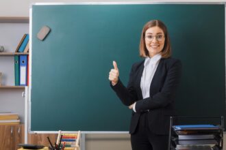 cadrele didactice si personalul auxiliar din scoli vor primi vouchere de vacanta si anul acesta 68ae994dec4f2