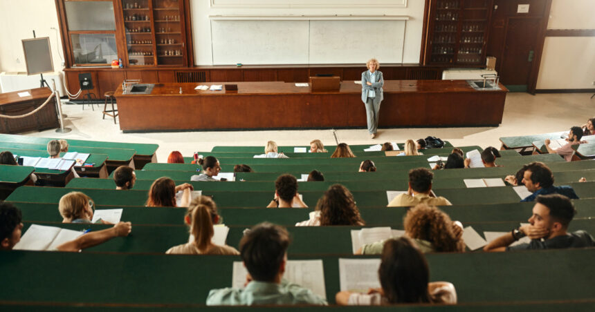 Anul Academic 2025-2026: Date Cheie pentru Începerea Cursurilor și Vacanțele Studenților 1 calendarul anului universitar 2025 2026 cand incep cursurile la facultate si cand sunt programate vacantele studentilor 68a3f99eab3ff