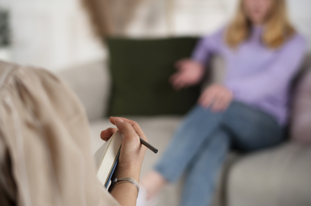 Caloria.ro - Semnele care îți spun că e timpul să consulți un specialist în psihologie 1 caloria ro cand este momentul sa ceri sprijinul unui psiholog 68b13ec0a8bf9