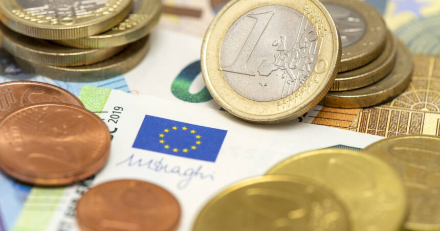 "Perspectivele aderării României la Zona Euro: Analiza Guvernatorului BNR, Mugur Isărescu" 1 cand ar putea adera romania la zona euro explicatiile guvernatorului bnr mugur isarescu 689b479925618