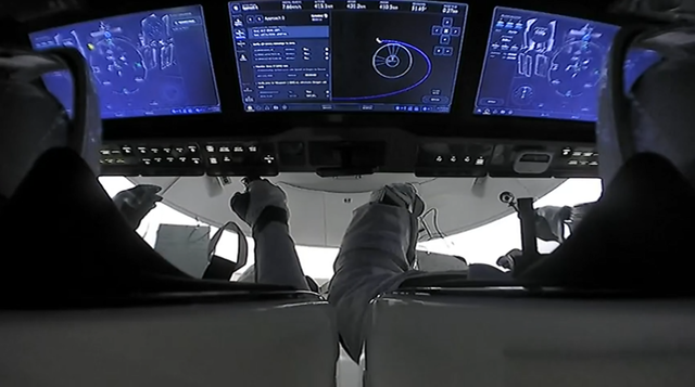 Astronauți la bord: Crew Dragon de la SpaceX aterizează cu succes la Stația Spațială Internațională 1 capsula crew dragon a spacex a ajuns la statia spatiala internationala cu patru astronauti intre care doi americani si un rus 688e32dfbc625