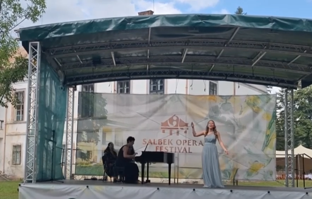 "Castelul Petriș din Arad, locul de întâlnire pentru a treia ediție a 'Masterclass-ului Internațional Salbek de Operă'" 1 castelul petris din judetul arad gazda celei de a treia editii a international salbek opera masterclass 68ac3804e58d2