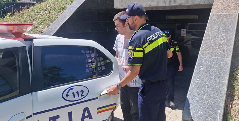 Revenirea în fața instanței a scandalului profesorului de la Universitatea Ovidius, atacat de un student! Detalii din anunțul Curții de Apel Constanța 1 cazul profesorului de la universitatea ovidius incendiat de un student revine in atentia judecatorilor iata anuntul curtii de apel constanta 689d88e0d411e