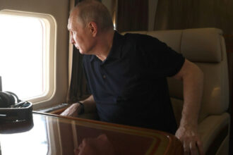 ce documente a studiat putin in zborul spre alaska inaintea intalnirii cu donald trump 689f864ff2bf5