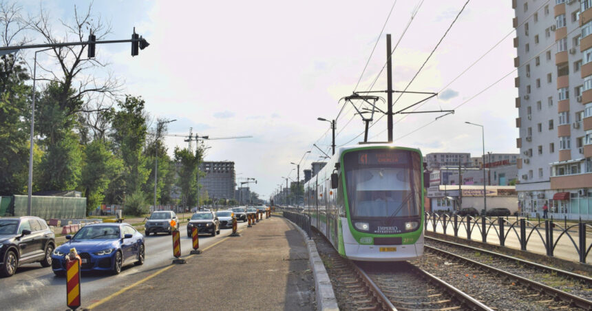 Tramvaiul 41 din București își suspendă activitatea începând cu 1 august, dar călătorii au la dispoziție trasee alternative pe durata unei luni. 1 circulatia tramvaiului 41 din capitala suspendata de la 1 august timp de o luna linii alternative disponibile calatorilor 688c4c827eb78