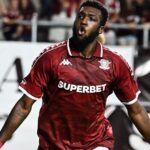 "Răsturnări în clasament: FCSB și CFR Cluj în pericol, în timp ce patru echipe rămân fără înfrângere după primele patru runde!" 3 clasament lider la golaveraj fcsb si cfr cluj jos la retrogradare patru echipe neinvinse dupa primele patru etape 689197b1c6126