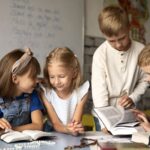 Învățământul preuniversitar în schimbare: Ministerul Educației anunță comasarea claselor cu mai puțin de 10 elevi! 2 clasele cu sub 10 elevi vor fi comasate noi reguli pentru invatamantul preuniversitar anunta ministerul educatiei 68ad91aa590d4