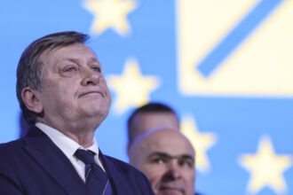 coalitia de la o promisiune la alta respinge proiectul antonescu privind pensiile speciale pentru o varianta similara a guvernului 68a5ad4f371cc