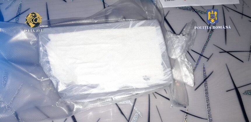 Captură impresionantă de cocaină în valoare de 85.000 de euro în Lumina: indivizul a fost arestat pentru trafic de stupefiante 1 cocaina de 85 000 de euro gasita in urma unei perchezitii in lumina suspectul a fost retinut pentru trafic de droguri 689c8a456c124