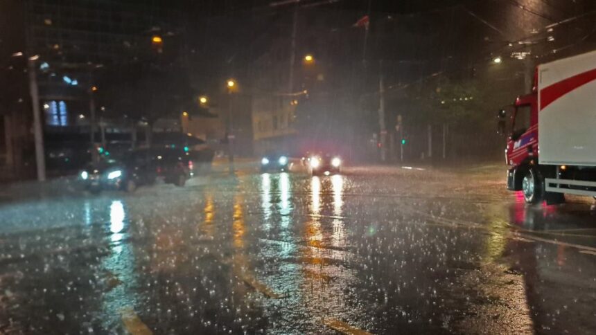 Alertă de furtuni în județul Constanța: Averse intense, vânt vijelios și posibile căderi de grindină! 1 cod galben de furtuni in judetul constanta meteorologii au anuntat averse torentiale vant puternic si grindina 68a336192165c