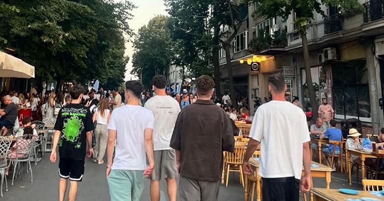 Constanța. Bulevardul Tomis își redeschide porțile pentru plimbări de neuitat! 1 constanta bulevardul tomis devine din nou locul tau de promenada 6894a18425eb7
