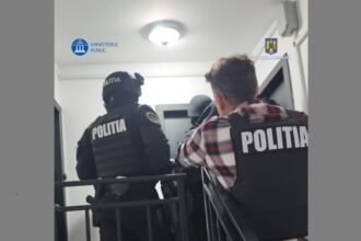 constanta perchezitii la o agentie de turism peste 20 de turisti ar fi fost inselati ce acuzatii fac procurorii 68a98ff97cecd
