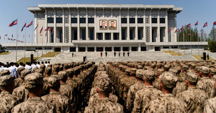 Coreea de Nord ar putea desfășura încă 6.000 de militari și echipamente de război pe teatrul de operațiuni din Ucraina 1 coreea de nord ar putea trimite alti 6 000 de soldati pe frontul din ucraina dar si tehnica de lupta 689ec59a85997