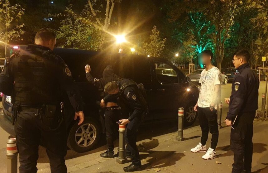 "Costinești: Un bărbat surprins cu un cuțit, după ce a încercat să scape de jandarmi" 1 costinesti un barbat a fost prins cu un cutit asupra lui dupa ce a incercat sa evite jandarmii 68930a07e121e