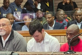 crimele care au infuriat africa de sud un muncitor alb admite ca a hranit porcii cu cadavrele a doua femei de culoare ucise la o ferma 6890df276c983
