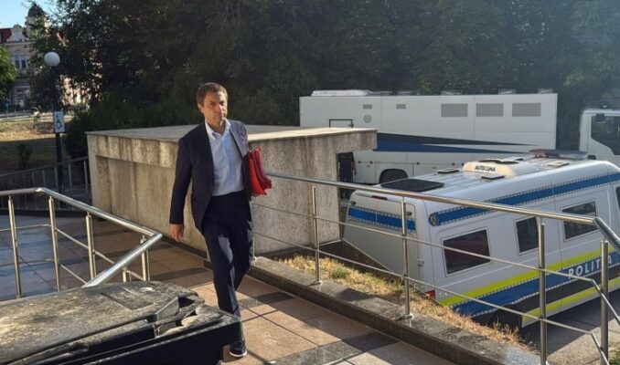 Cristian Radu solicită prorogarea procesului în care este acuzat de acte de corupție. 1 cristian radu a cerut amanarea dosarului in care este suspect de infractiuni de coruptie 68adbbd66ec8f