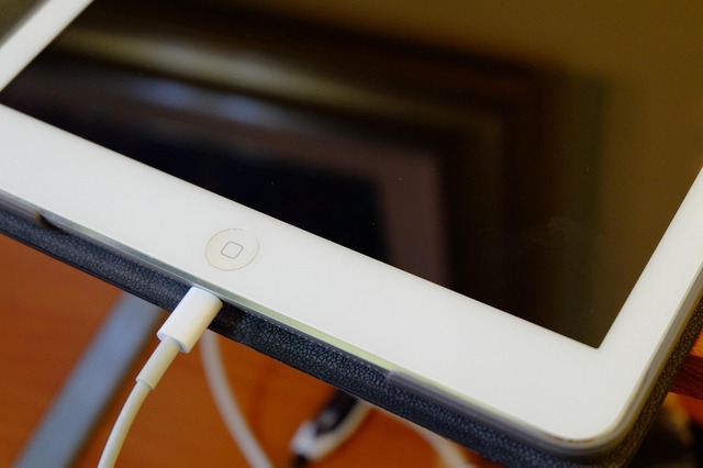 Ghid practic pentru a depăși problema „iPad-ul nu se încarcă”, chiar și atunci când este conectat 1 cum rezolvi eroarea ipad nu se incarca desi dispozitivul este conectat 688ddb45eb390