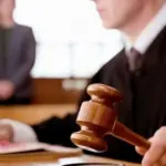 Perspectivele avocaților asupra transformărilor din Justiție propuse de Bolojan: O parte apără magistrații, în timp ce alții pledează pentru pensionarea judecătorilor la 65 de ani, fără beneficii excesive. 3 cum vad avocatii reforma lui bolojan din justitie unii sar in apararea magistratilor altii sustin pensionarea judecatorilor la 65 de ani si fara privilegii exagerate 689faed9b9af2