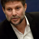 „Strategia lui Bezalel Smotrich pentru a anihila visul unui stat palestinian: planul de colonizare al extremistului din guvernul israelian” 3 cum vrea un extremist din guvernul israelian sa ingroape ideea unui stat palestinian planul de colonizare al lui bezalel smotrich 689ef97d99f38