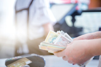 cursul valutar anuntat de bnr euro scade 68a2fdd9d56dd