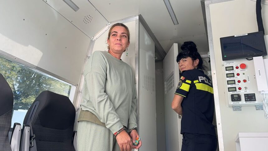 Dana Marijuana solicită mutarea locului de executare a arestului la domiciliu 1 dana marijuana a cerut sa ii fie schimbata adresa unde executa arestul la domiciliu 689e644455d37