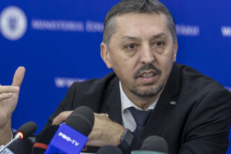 daniel david ministrul educatiei despre cumulul pensie salariu aici sunt pe aceeasi parte a baricadei cu sindicatele 68a6b5628c870