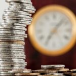 România atinge noi culmi: datoria externă a crescut cu 7,48 miliarde de euro în prima jumătate a anului, atingând 212,37 miliarde de euro. 3 datoria externa totala a romaniei a crescut in primele sase luni cu 748 de miliarde de euro pana la 21237 de miliarde de euro 689c9acaf2b94