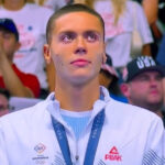 David Popovici, dublu campion mondial la Singapore, transmite un mesaj profund pentru cei dragi și echipa sa: Succesul se obține împreună! 2 david popovici dublu campion mondial la singapore mesaj emotionant pentru familia si echipa sa nimic nu se castiga singur 688cb14d54381