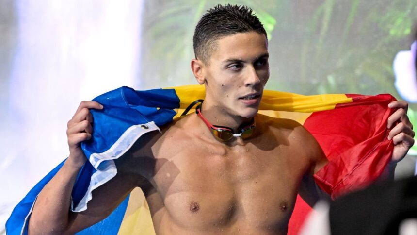 David Popovici își sprijină colegii sportivi români la Campionatul Mondial de înot pentru juniori din Otopeni 1 david popovici mesaj de incurajare pentru sportivii romani de la campionatul mondial de inot pentru juniori de la otopeni 68a4b91b7492a