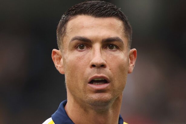 de ce ii e frica lui ronaldo mereu il lasa in afara dormitorului 689081f84a6a0